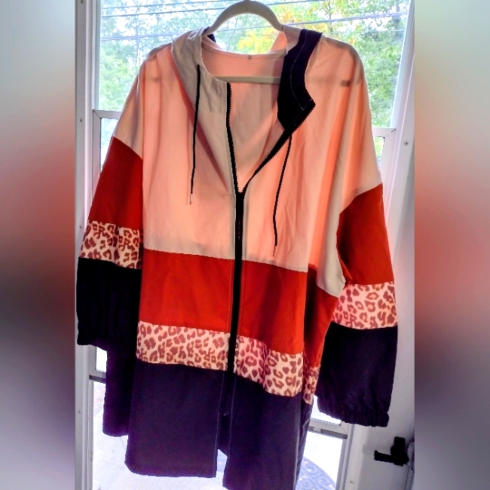 SHEIN Multicolor Hooded Nylon Utility Jacket with Leopard Print